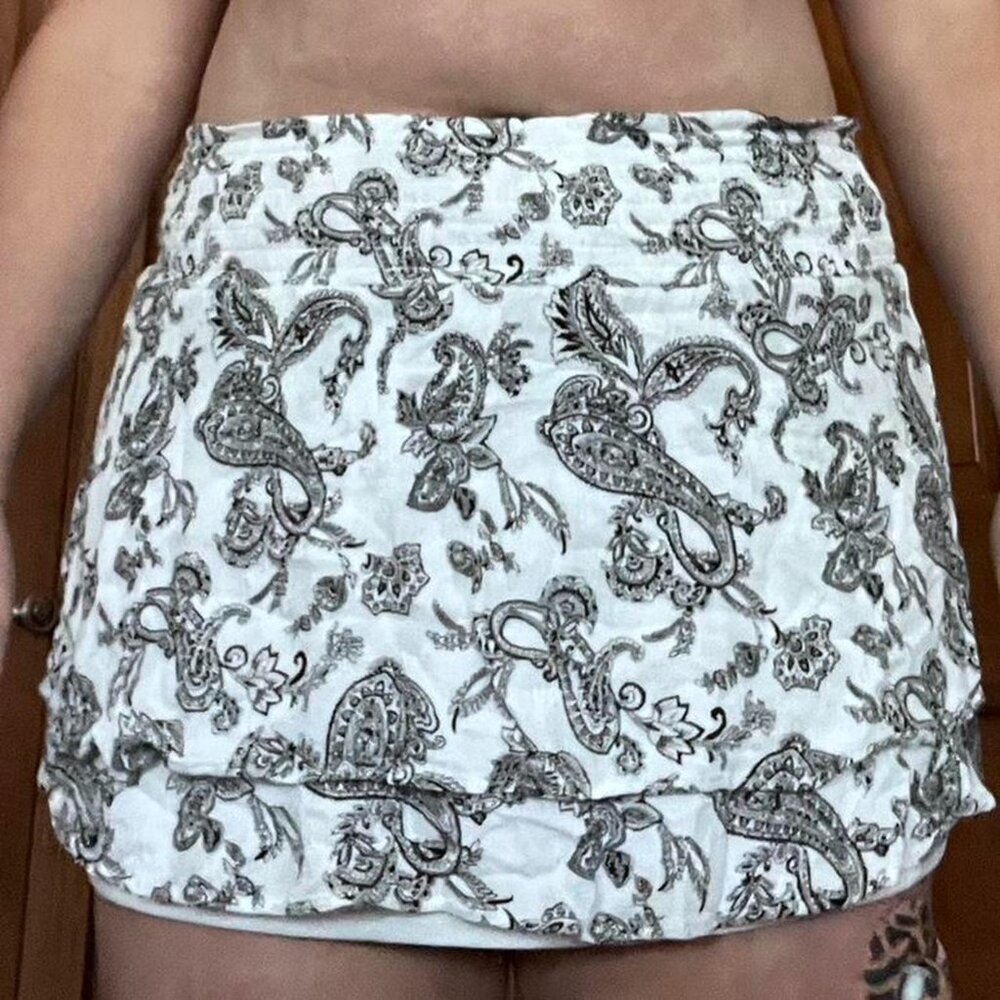 Ayla Black and White‎ Paisley Print Skirt